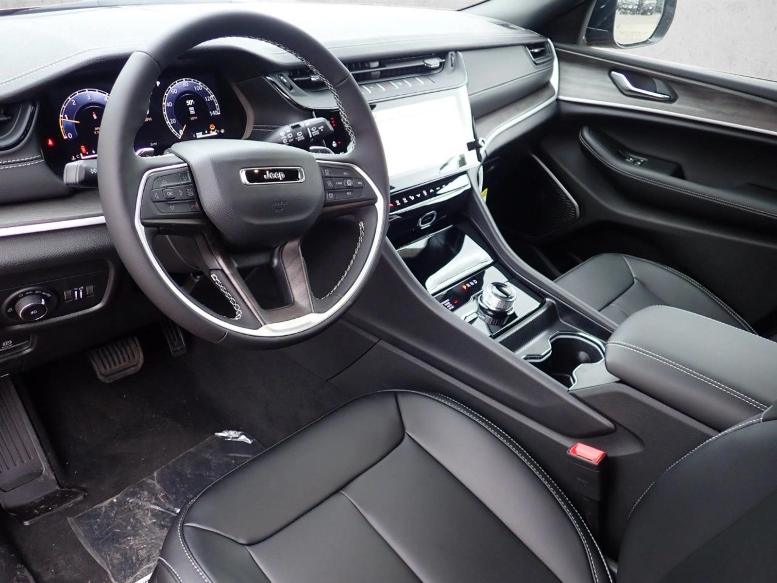 Thumbnail: 2026 Jeep Grand Cherokee - 3