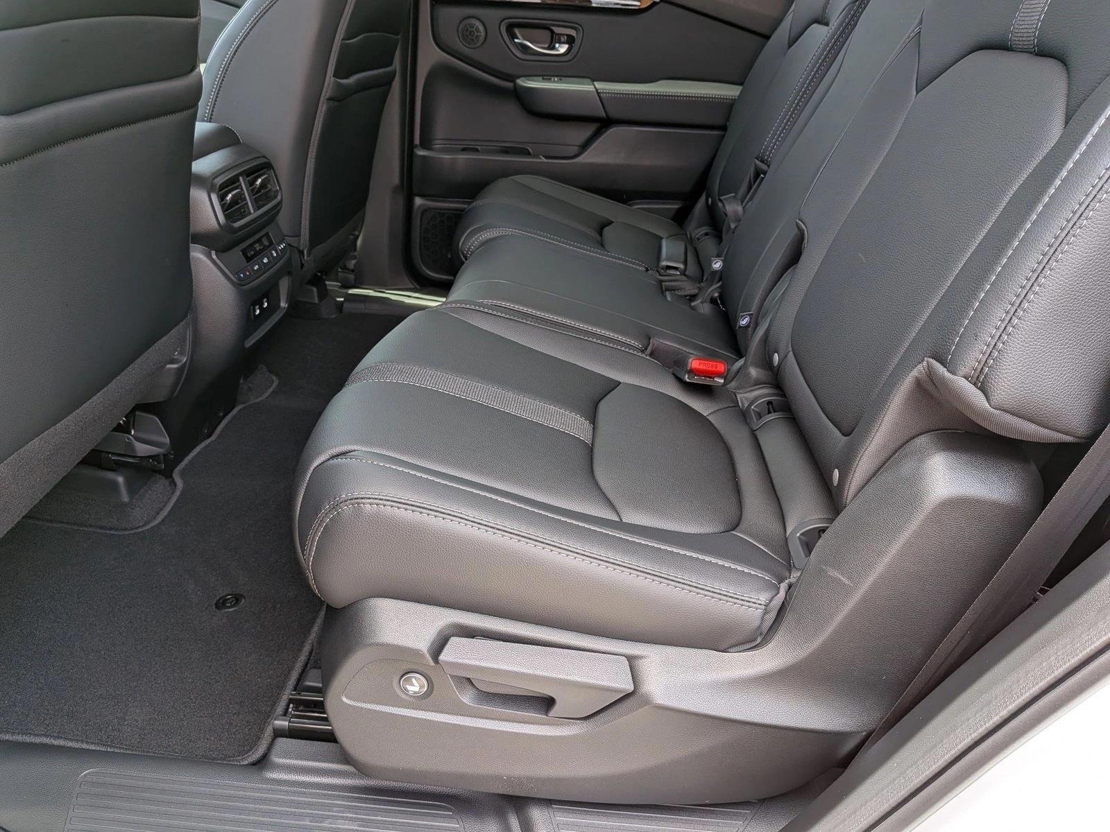 Thumbnail: 2026 Honda Pilot - 6