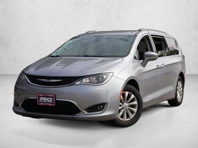 2017 Chrysler Pacifica Touring L -
                  Des Plaines, IL