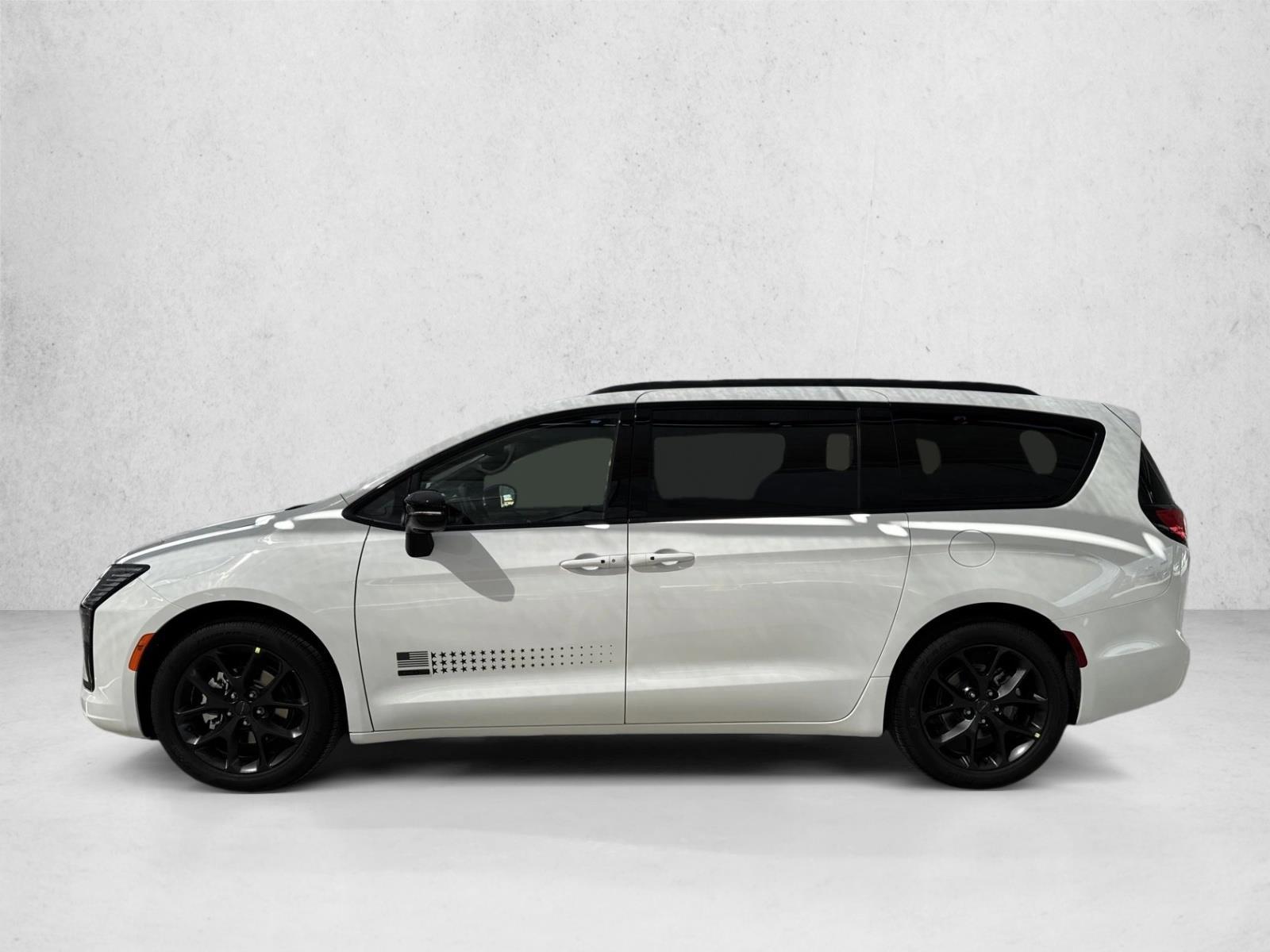 Thumbnail: 2027 Chrysler Pacifica - 2