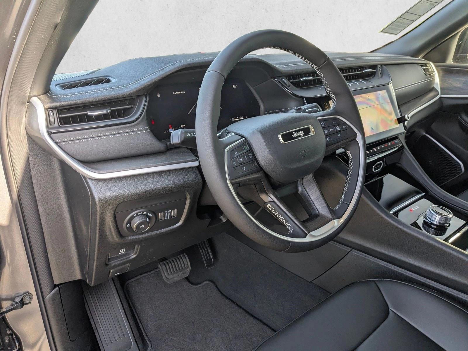 Thumbnail: 2026 Jeep Grand Cherokee - 3