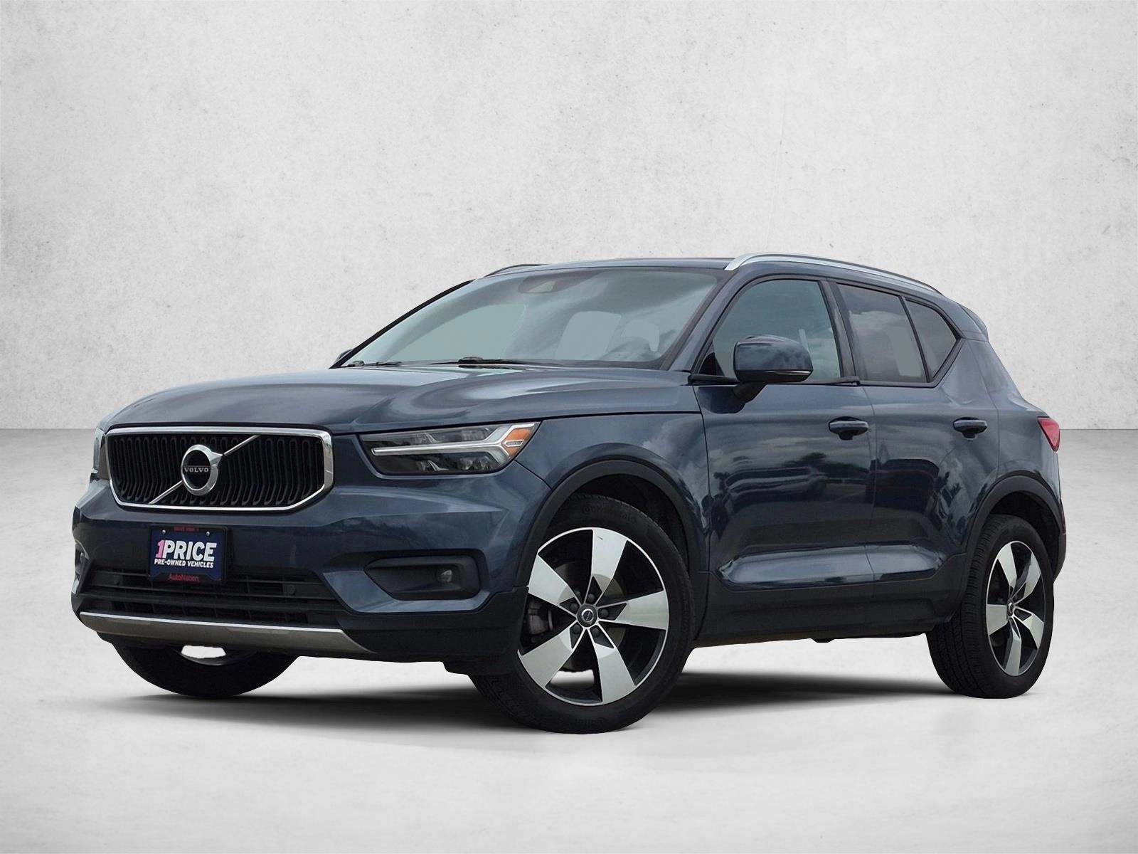 2021 Volvo XC40 T5 Momentum AWD's photo