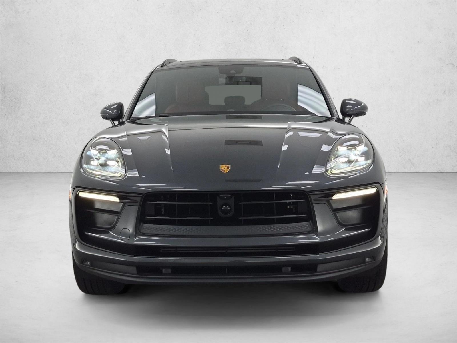 2026 Porsche Macan T - Photo 6