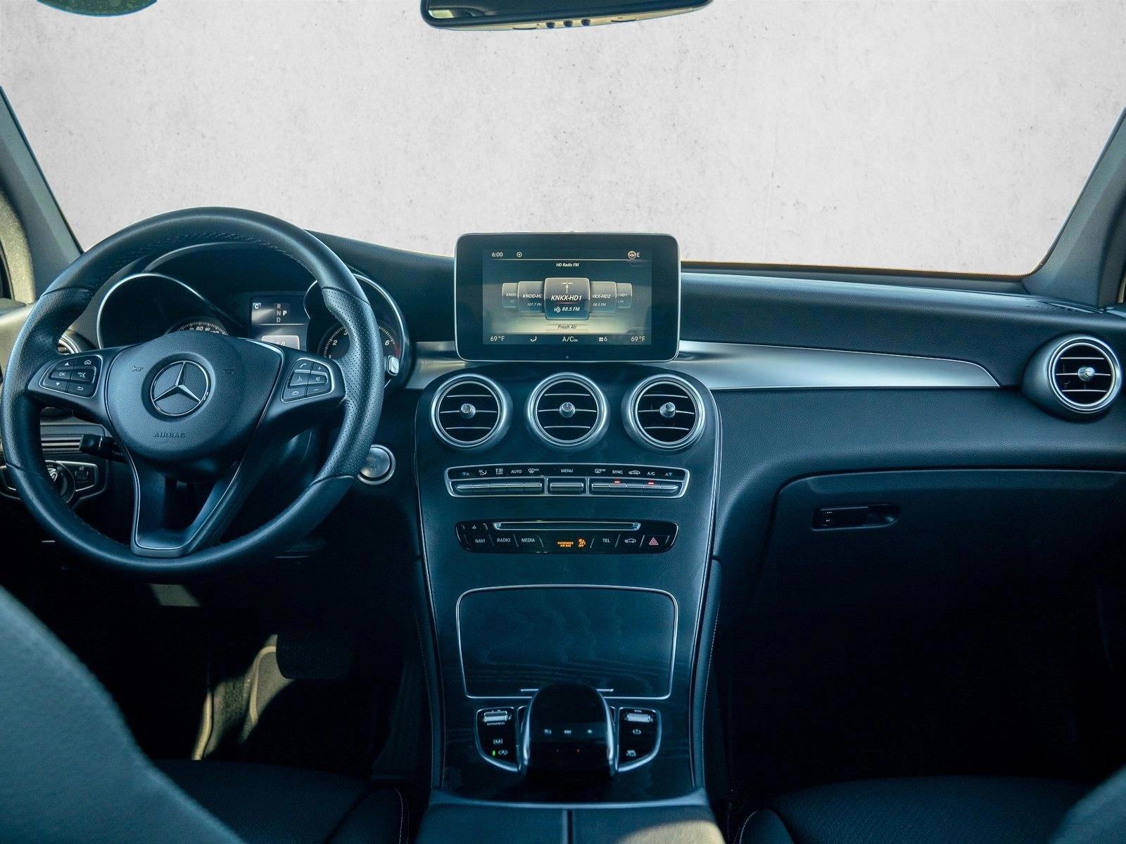 Thumbnail: 2017 Mercedes-Benz GLC - 3