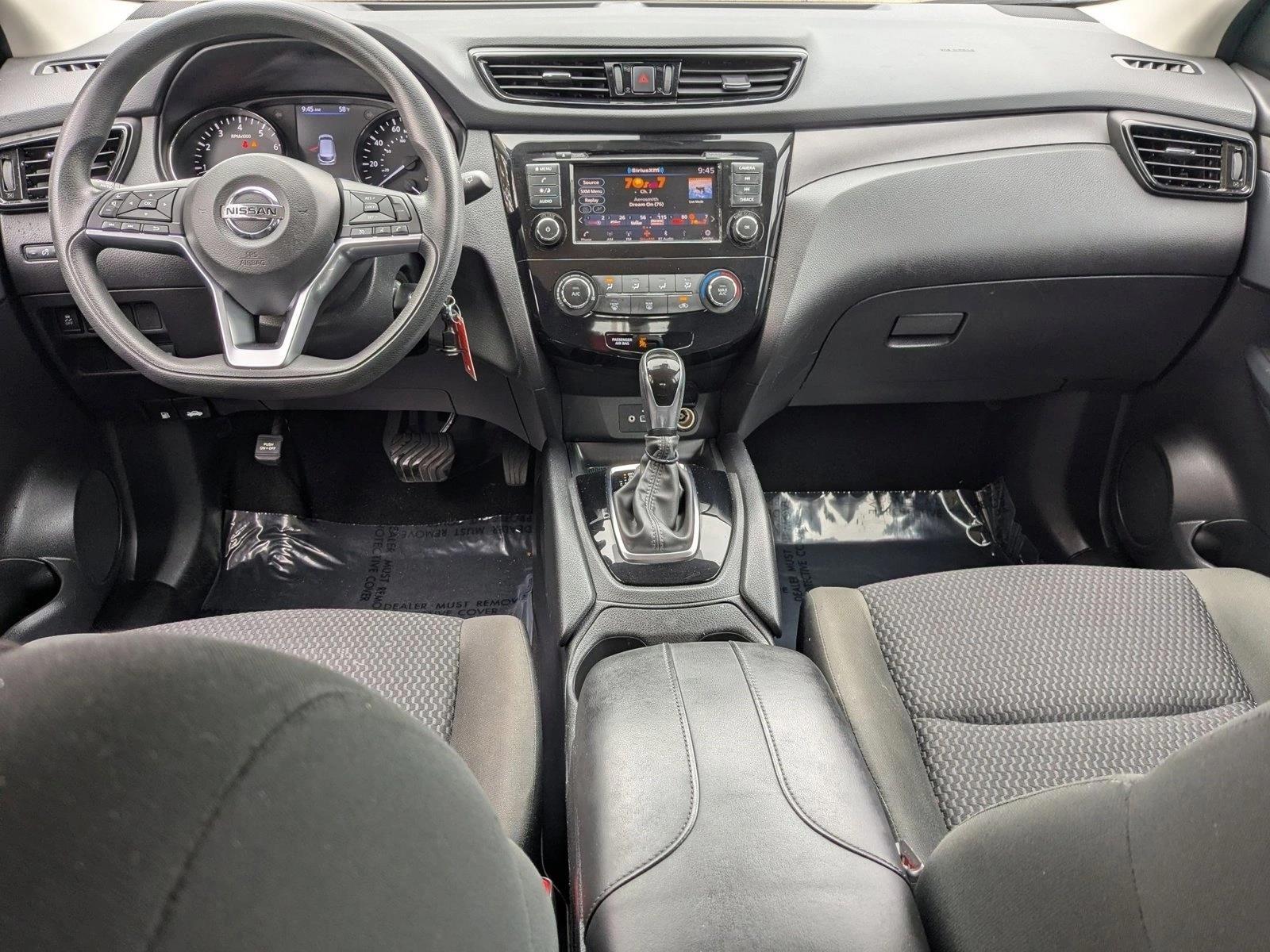 Thumbnail: 2022 Nissan Rogue Sport - 4