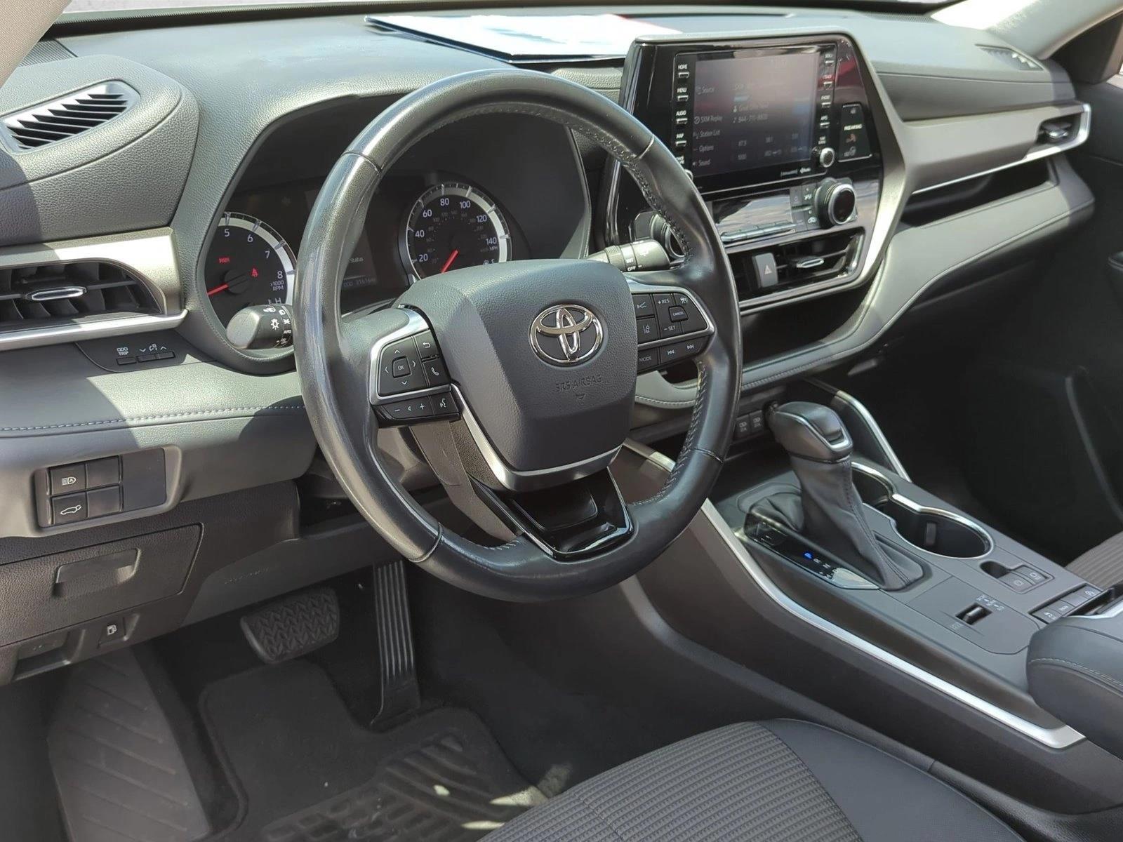 Thumbnail: 2021 Toyota Highlander - 3