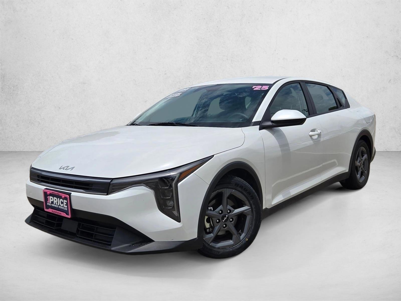 Thumbnail: 2025 Kia K4 - 1