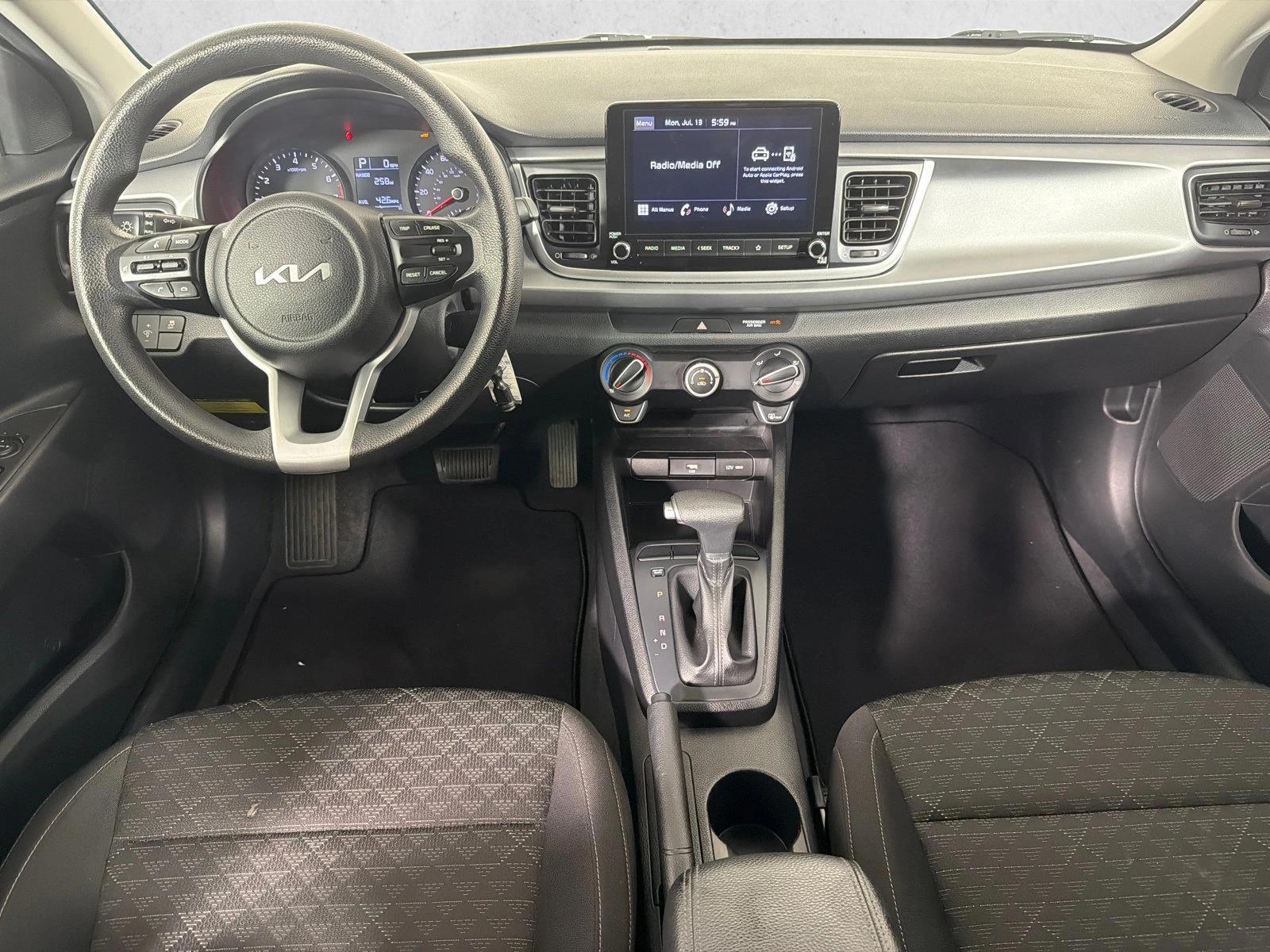 Thumbnail: 2022 Kia Rio - 3