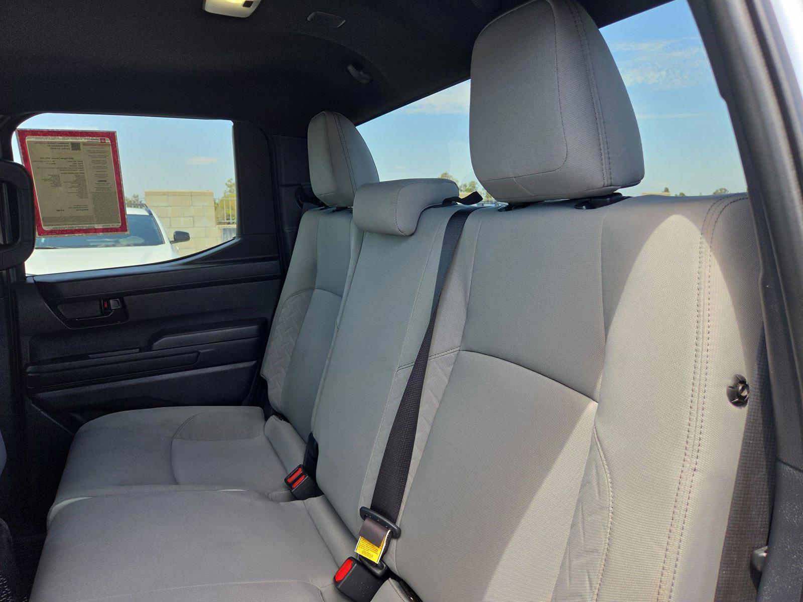 2025 Toyota Tacoma SR5 - Photo 17