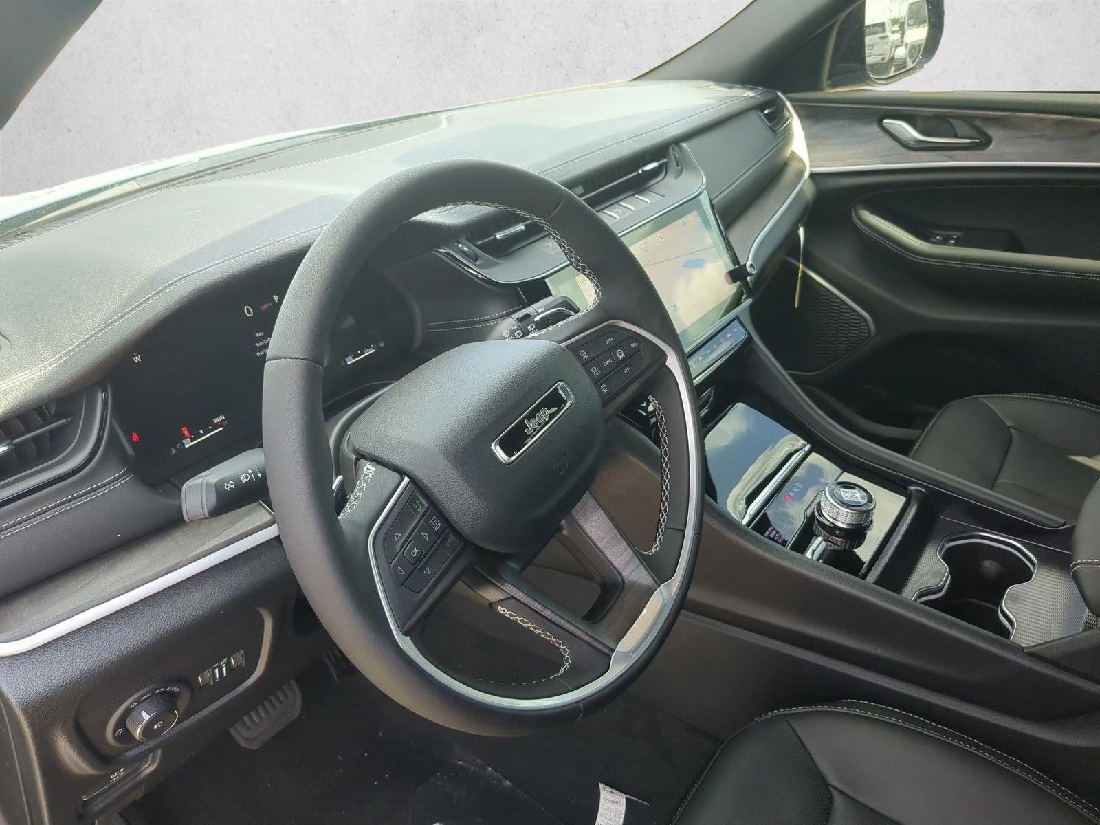 Thumbnail: 2026 Jeep Grand Cherokee - 3
