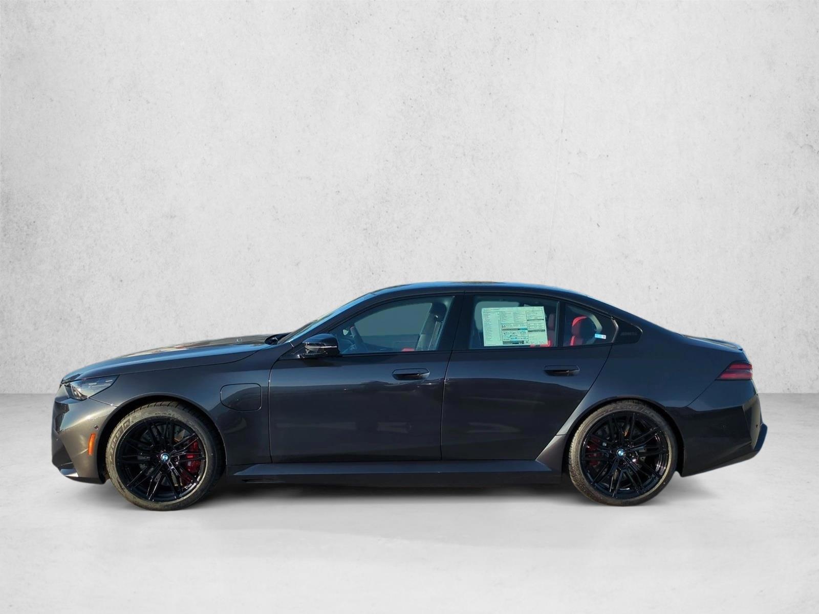 Thumbnail: 2026 BMW M5 - 2