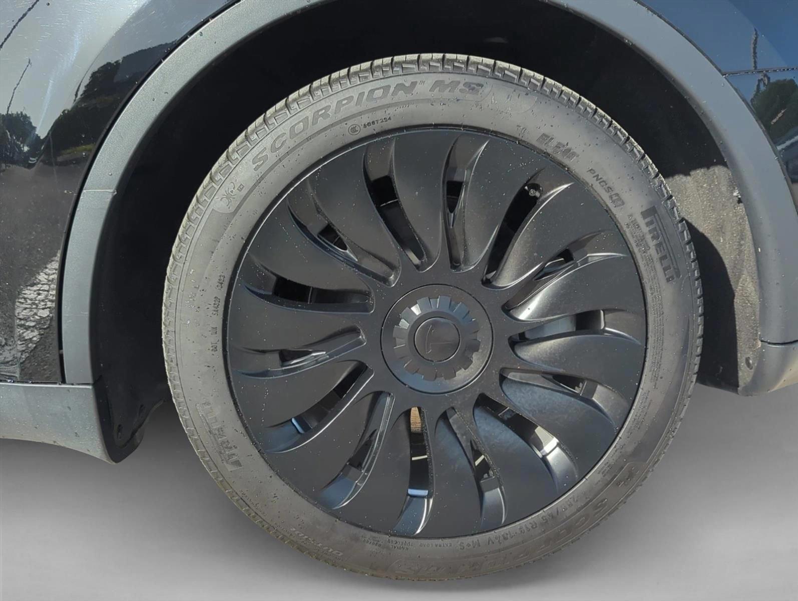 2023 Tesla Model Y Long Range - Photo 9