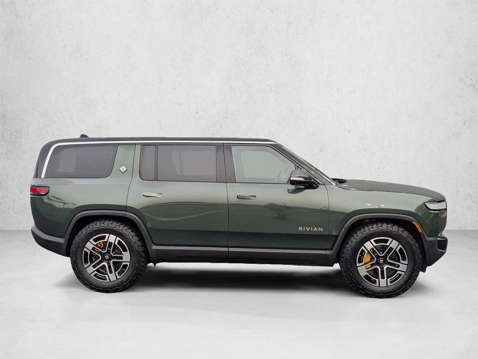 2022 Rivian R1S
