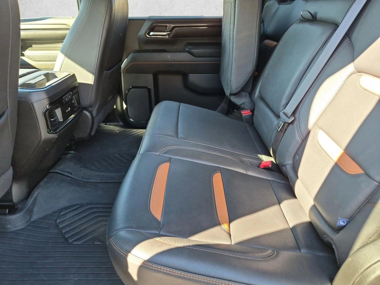2024 GMC Sierra 2500HD AT4 - Photo 18