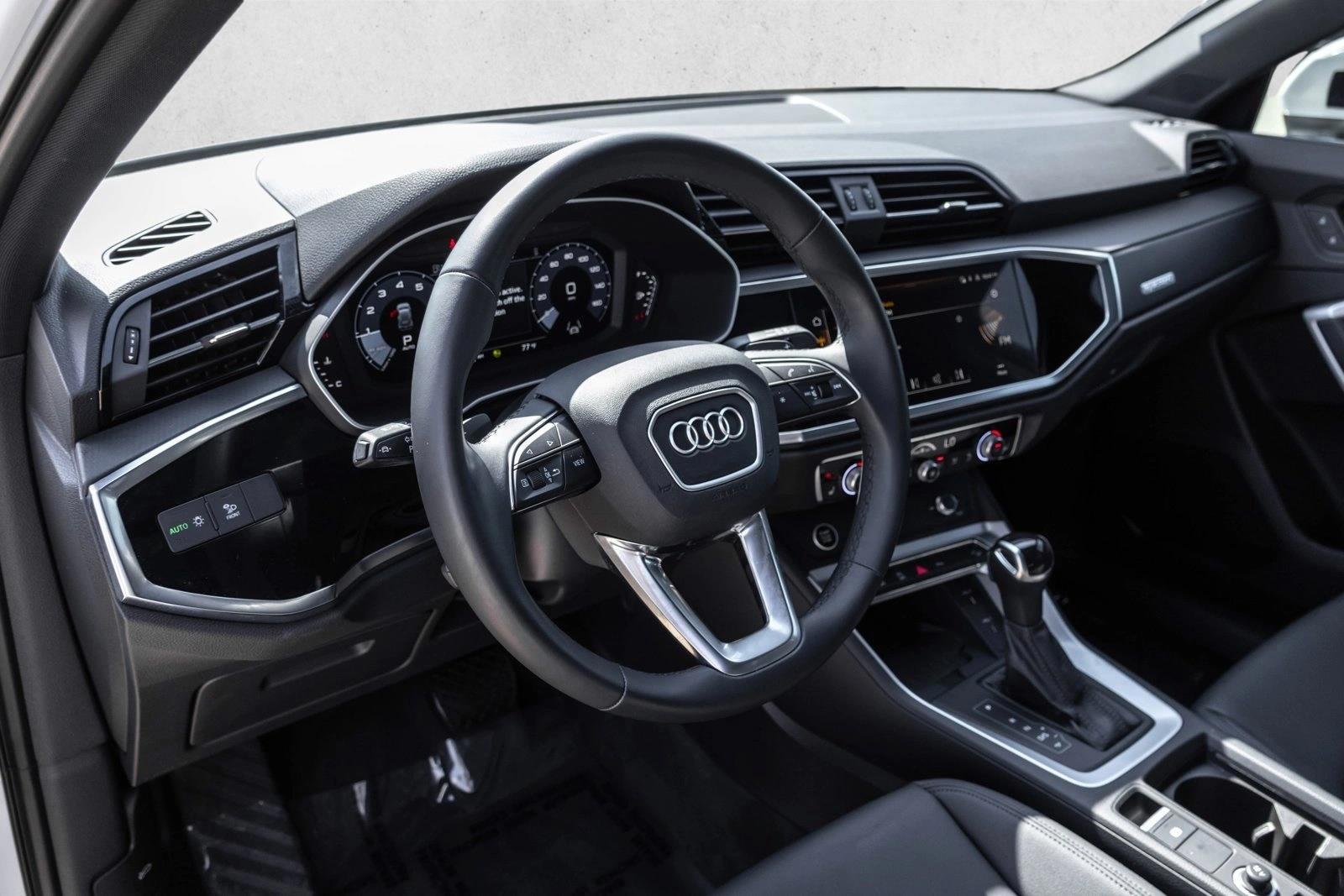 Thumbnail: 2024 Audi Q3 - 3