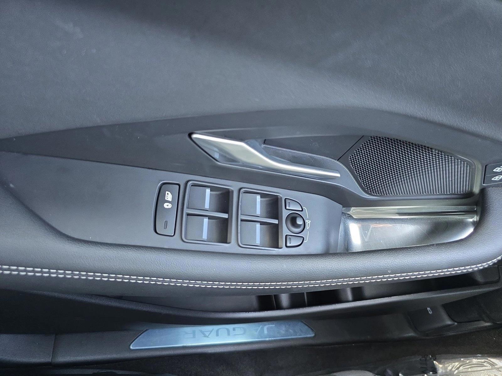 2024 Jaguar E-Pace R-DYNAMIC SE - Photo 27