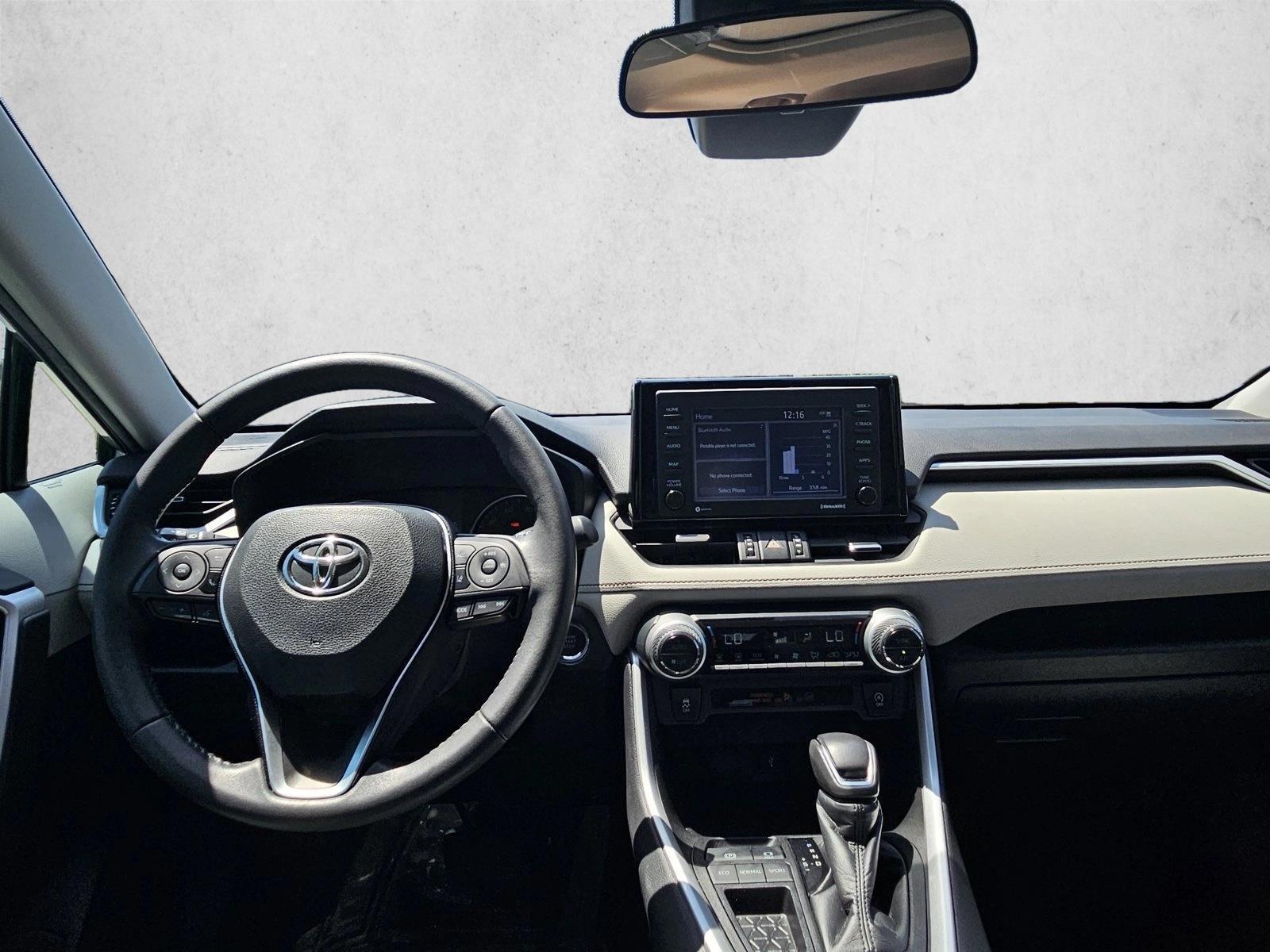 Thumbnail: 2021 Toyota RAV4 - 3