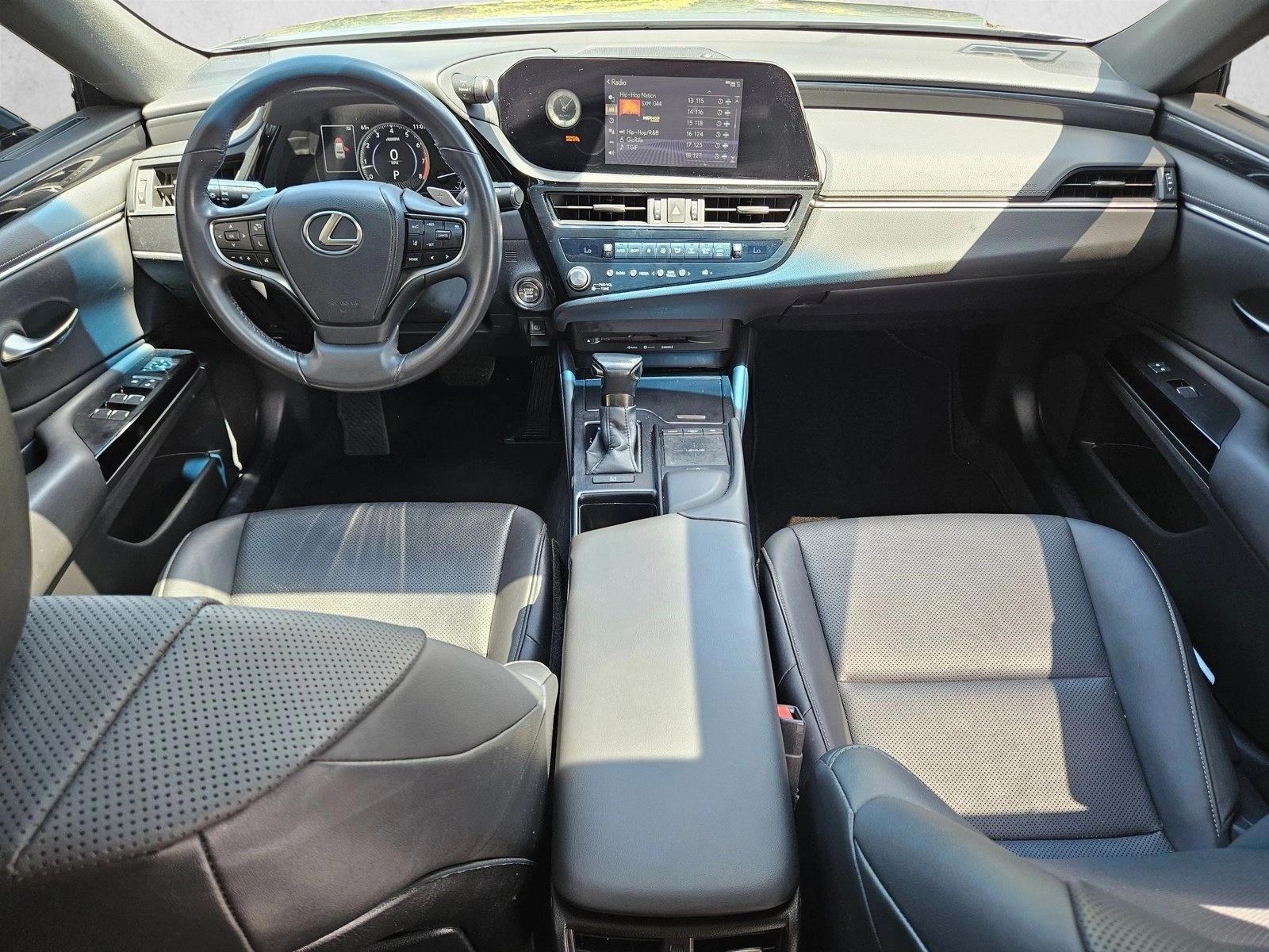 Thumbnail: 2022 Lexus ES - 3