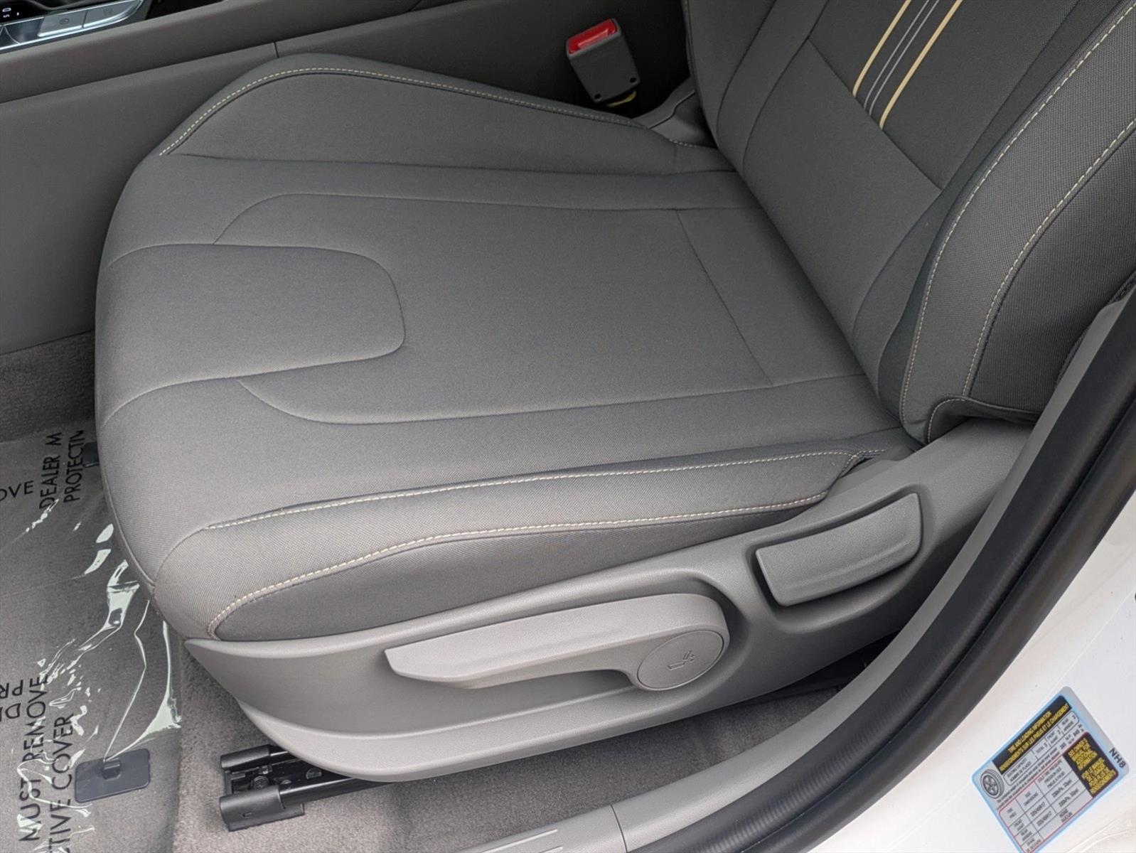 Thumbnail: 2025 Hyundai Elantra - 3