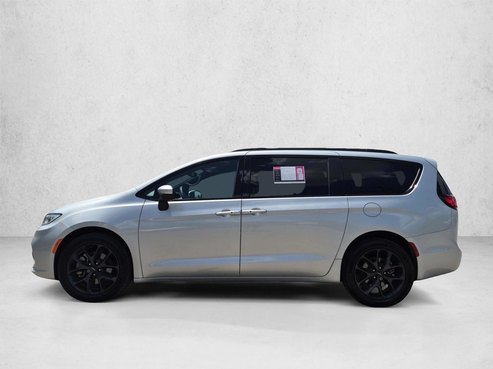 Thumbnail: 2023 Chrysler Pacifica - 2