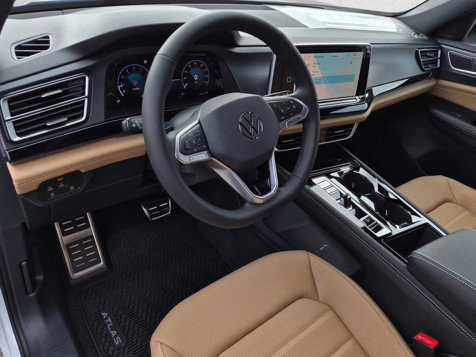 Thumbnail: 2026 Volkswagen Atlas - 3