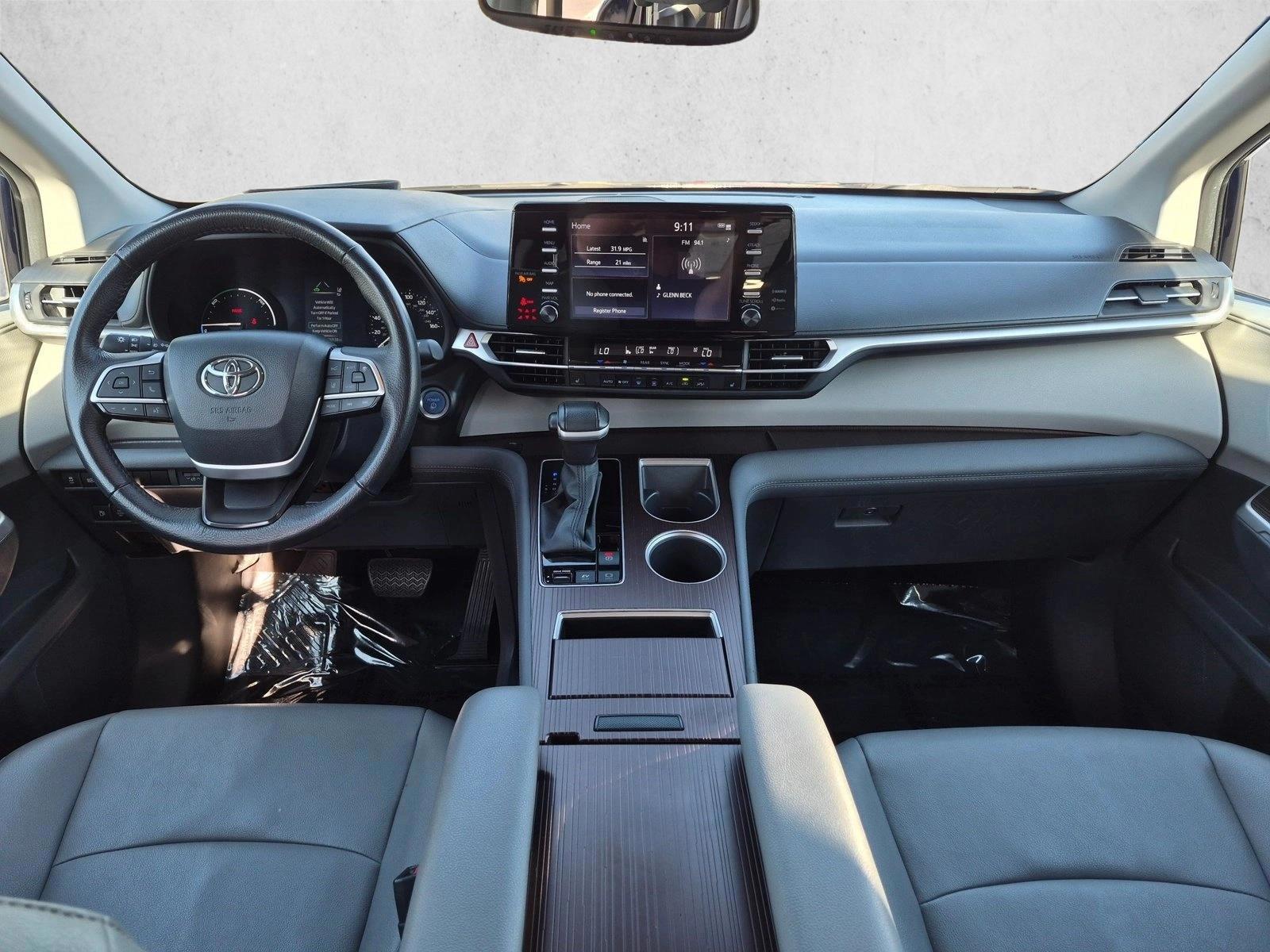 Thumbnail: 2024 Toyota Sienna - 3