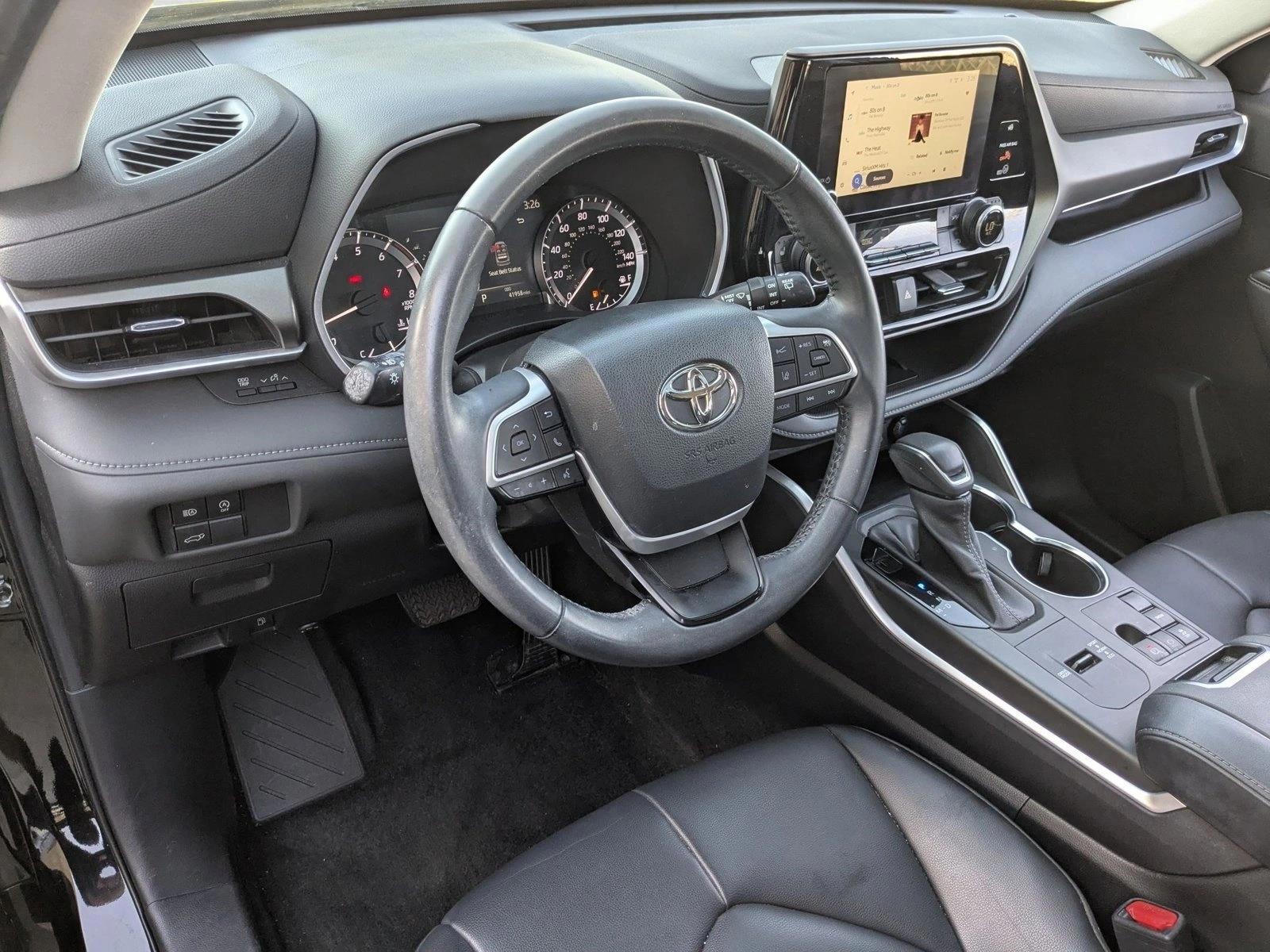 Thumbnail: 2023 Toyota Highlander - 3