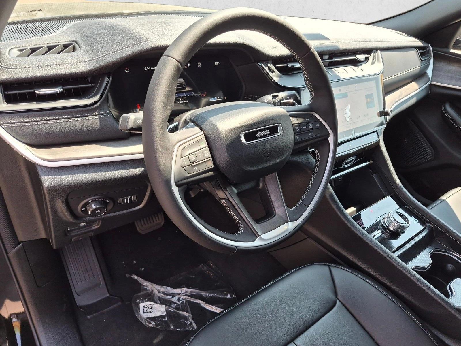 Thumbnail: 2026 Jeep Grand Cherokee - 3