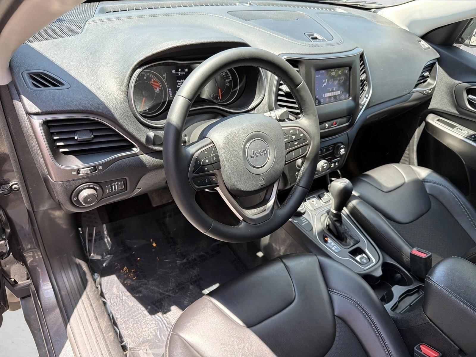 Thumbnail: 2020 Jeep Cherokee - 3