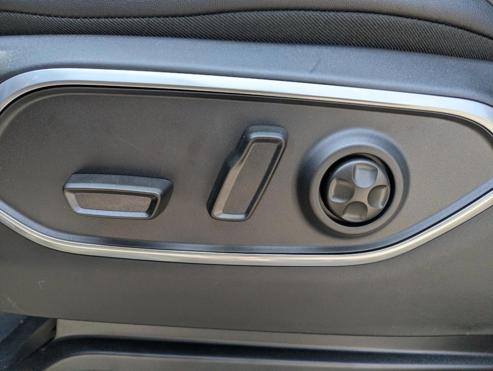 Thumbnail: 2026 Jeep Grand Wagoneer - 3