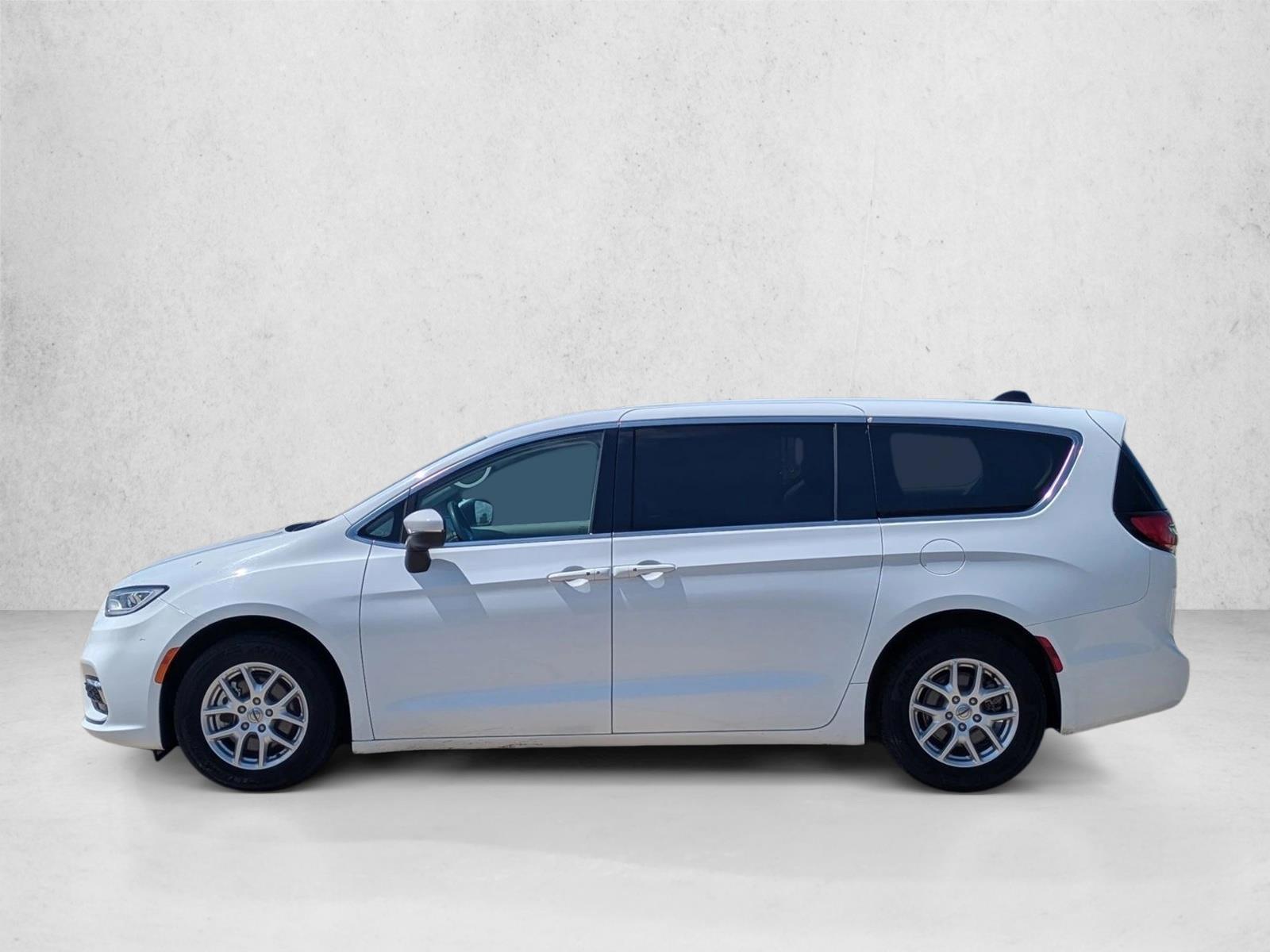 Thumbnail: 2023 Chrysler Pacifica - 2
