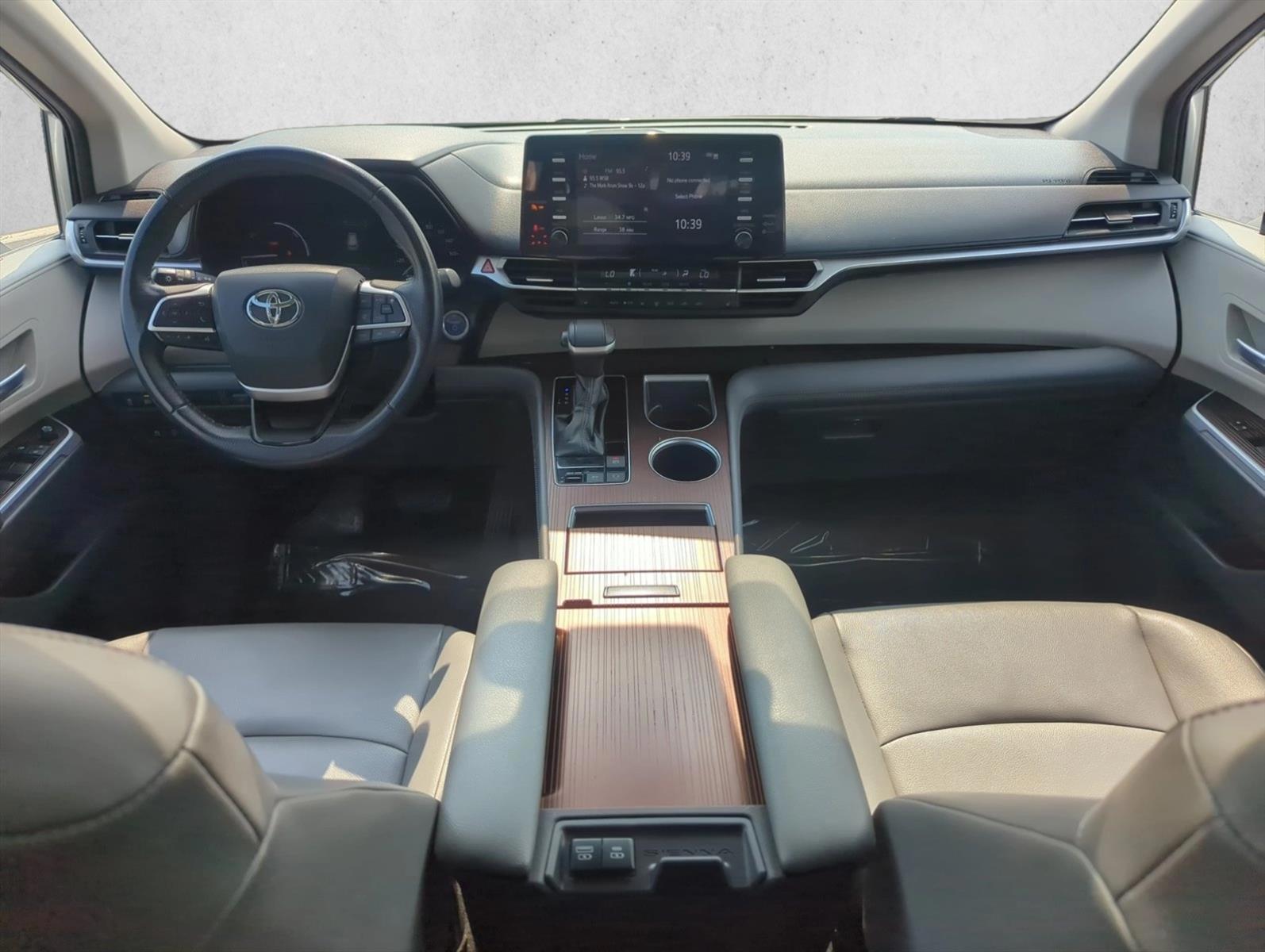 Thumbnail: 2022 Toyota Sienna - 2