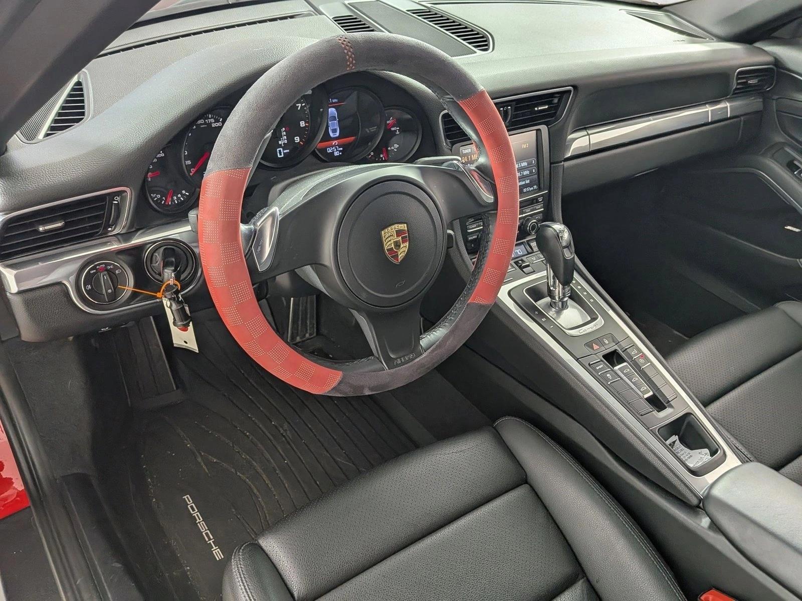 Thumbnail: 2014 Porsche 911 - 3