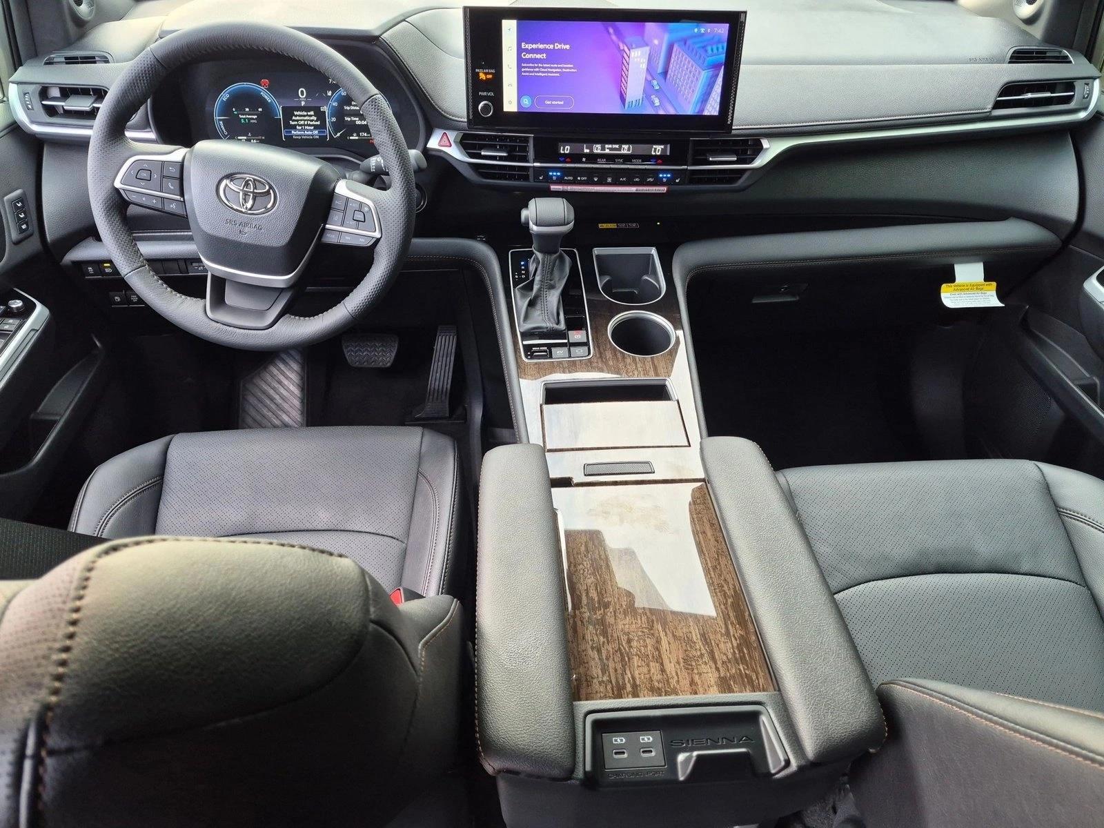 Thumbnail: 2026 Toyota Sienna - 3