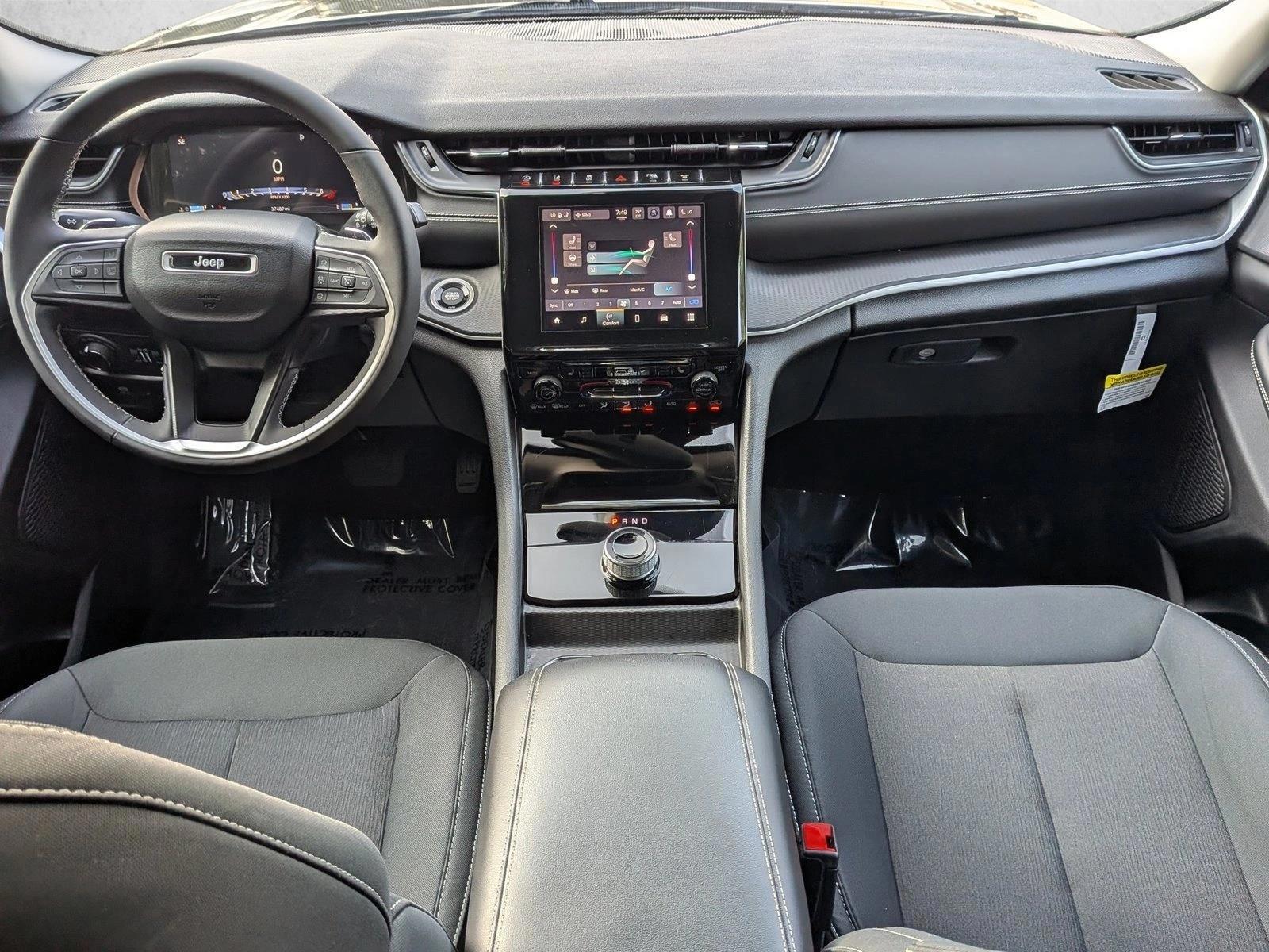 Thumbnail: 2023 Jeep Grand Cherokee - 4