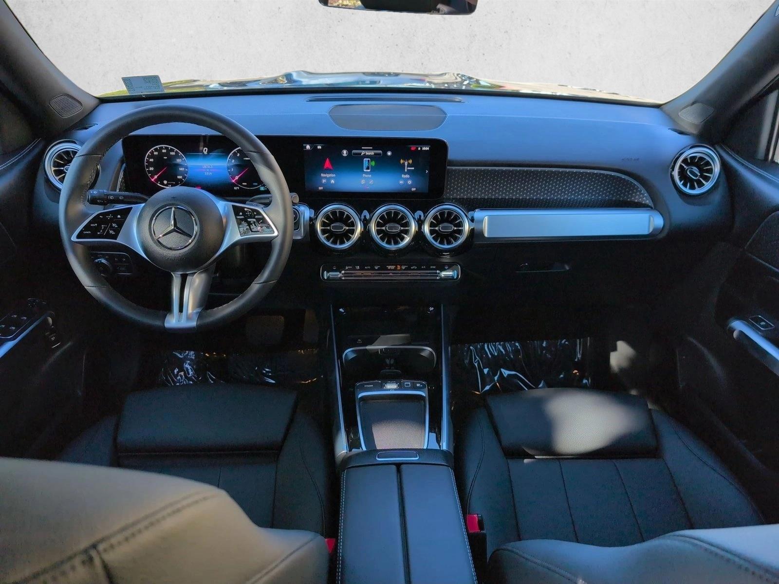 Thumbnail: 2025 Mercedes-Benz GLB - 4