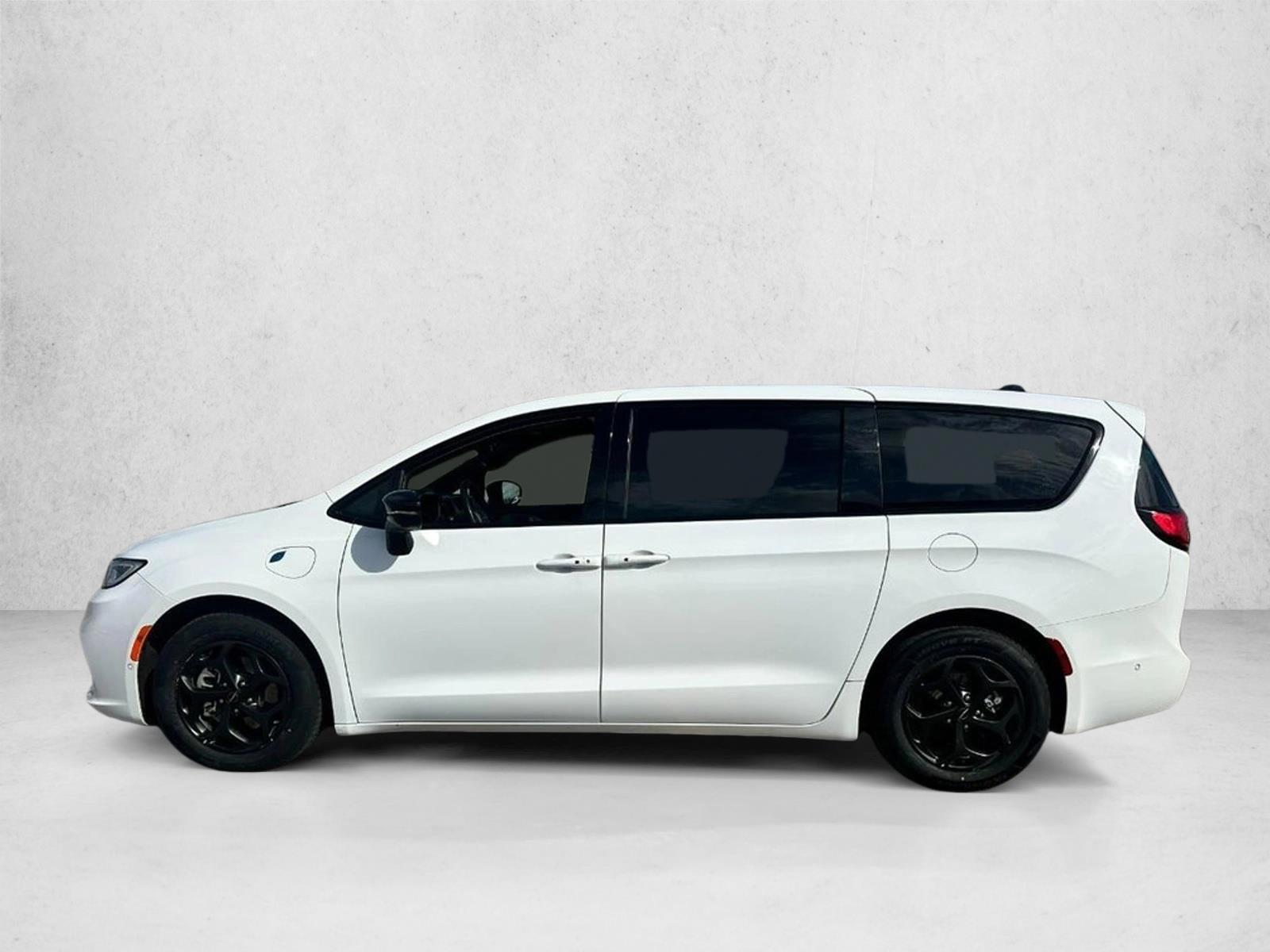 Thumbnail: 2024 Chrysler Pacifica - 2