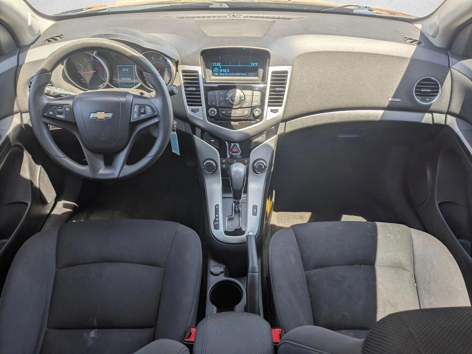 Thumbnail: 2015 Chevrolet Cruze - 3