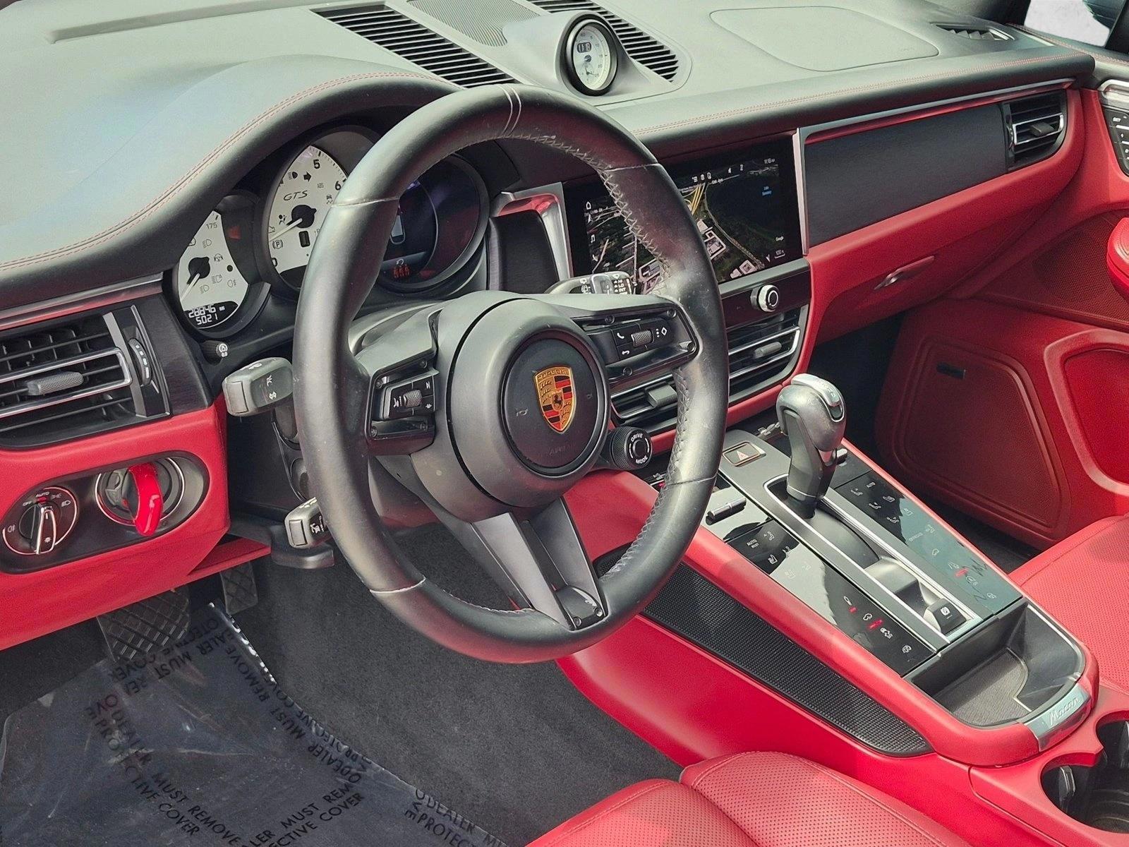 Thumbnail: 2023 Porsche Macan - 3