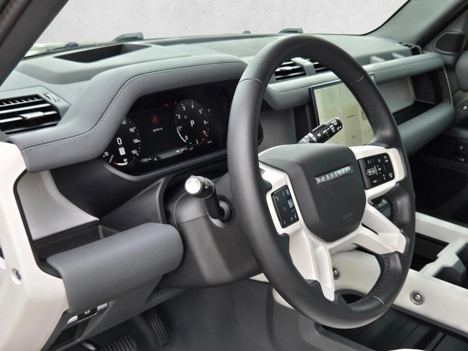 Thumbnail: 2025 Land Rover Defender - 3