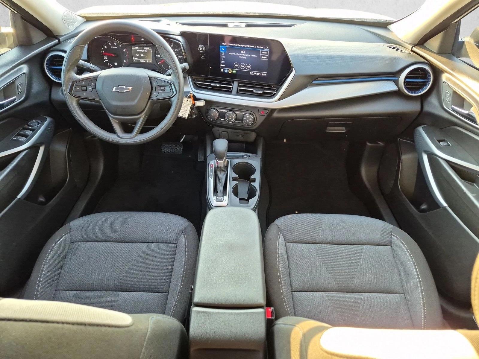 Thumbnail: 2025 Chevrolet Trax - 3