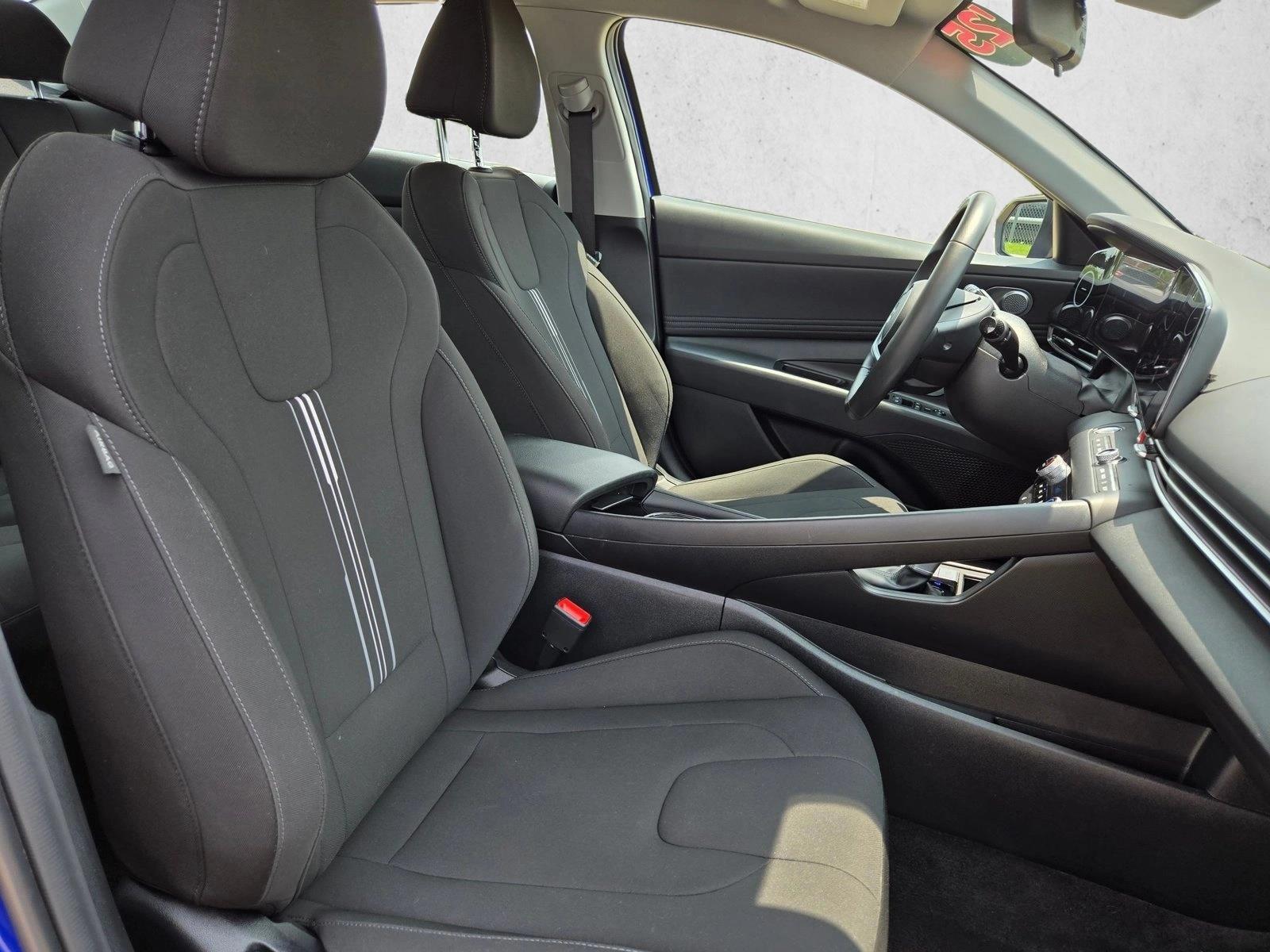 2025 Hyundai Elantra SEL - Photo 21