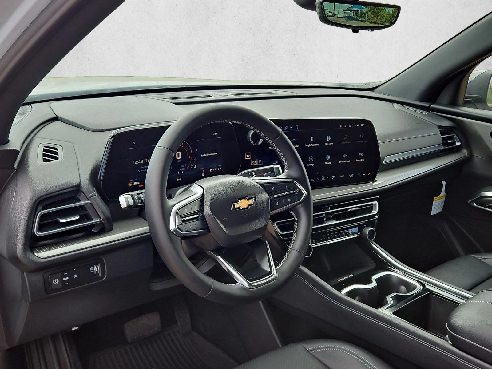 Thumbnail: 2027 Chevrolet Traverse - 3