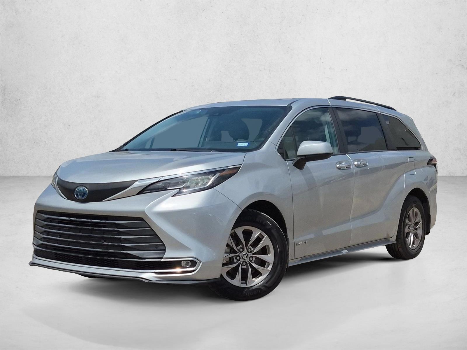 Thumbnail: 2021 Toyota Sienna - 1