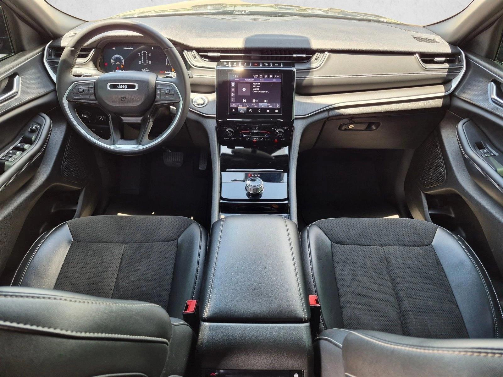Thumbnail: 2023 Jeep Grand Cherokee L - 4