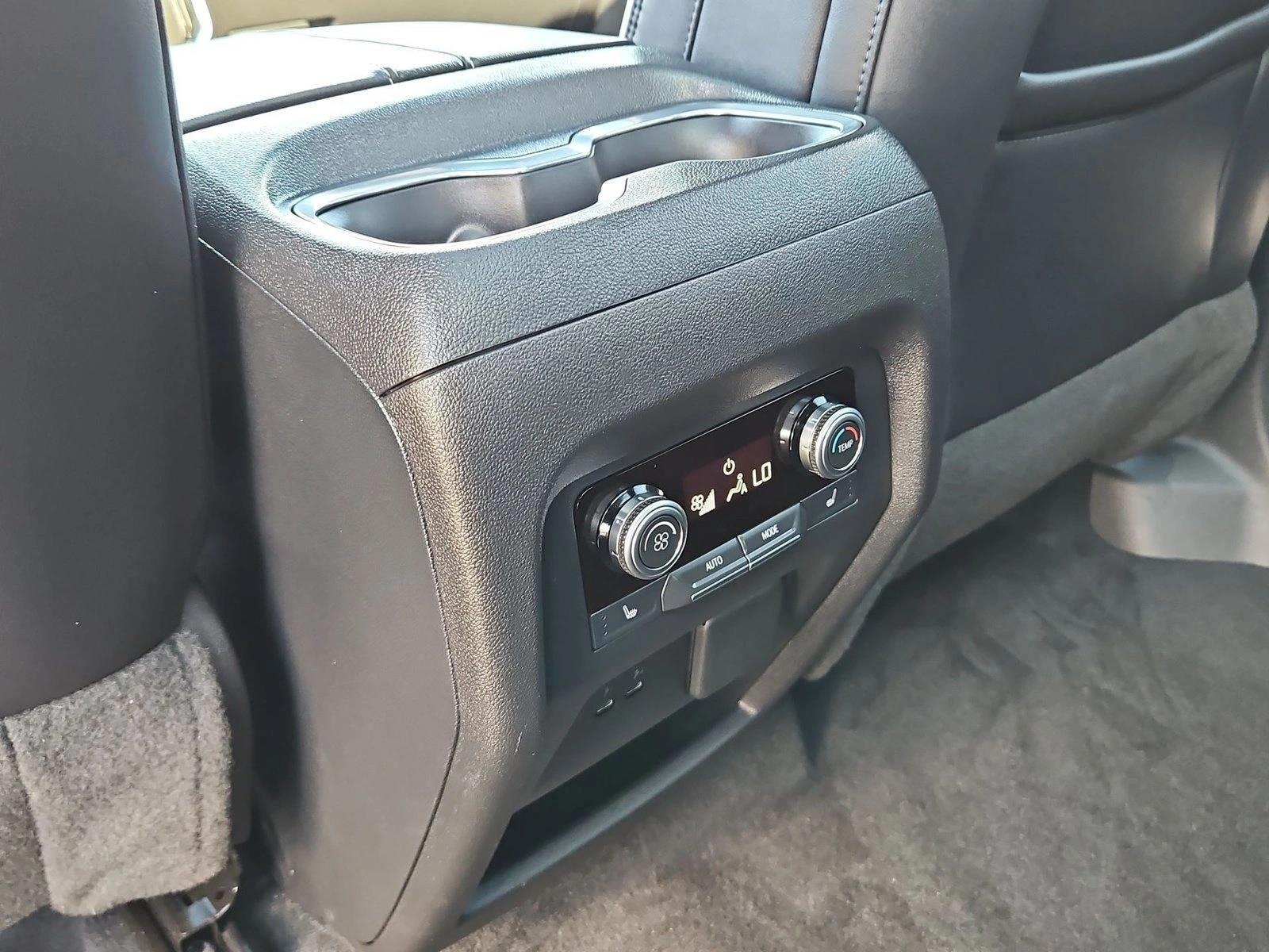 Thumbnail: 2024 GMC Acadia - 4