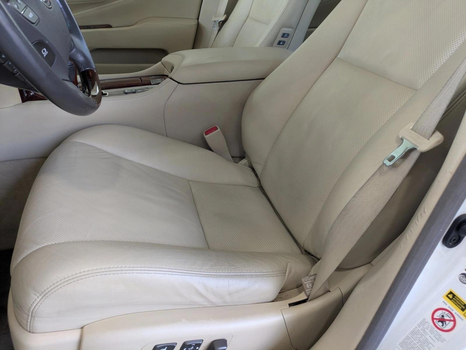 Thumbnail: 2010 Lexus LS - 4