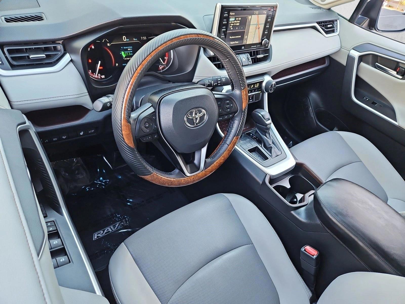 Thumbnail: 2019 Toyota RAV4 - 3