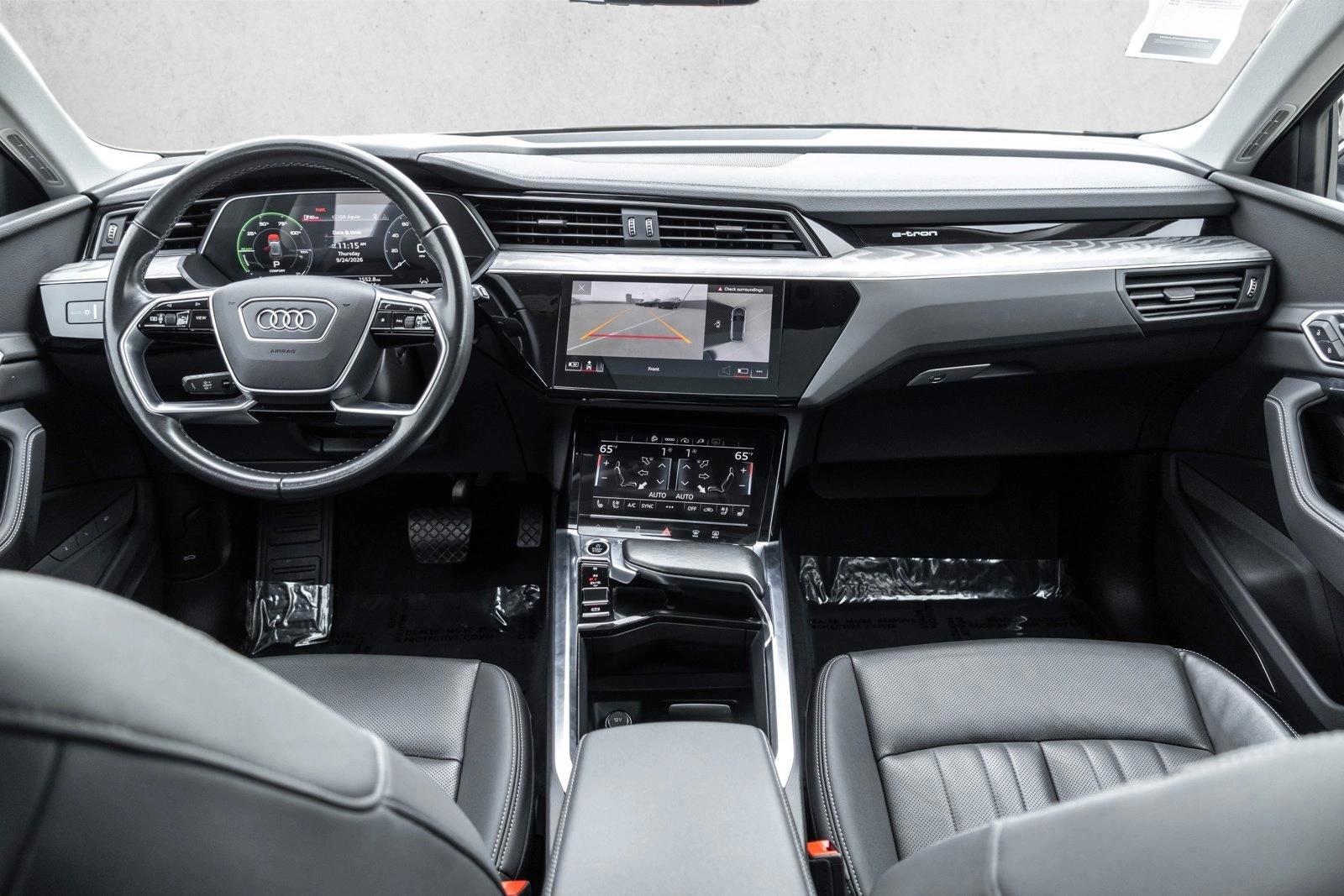 Thumbnail: 2024 Audi Q8 e-tron - 4