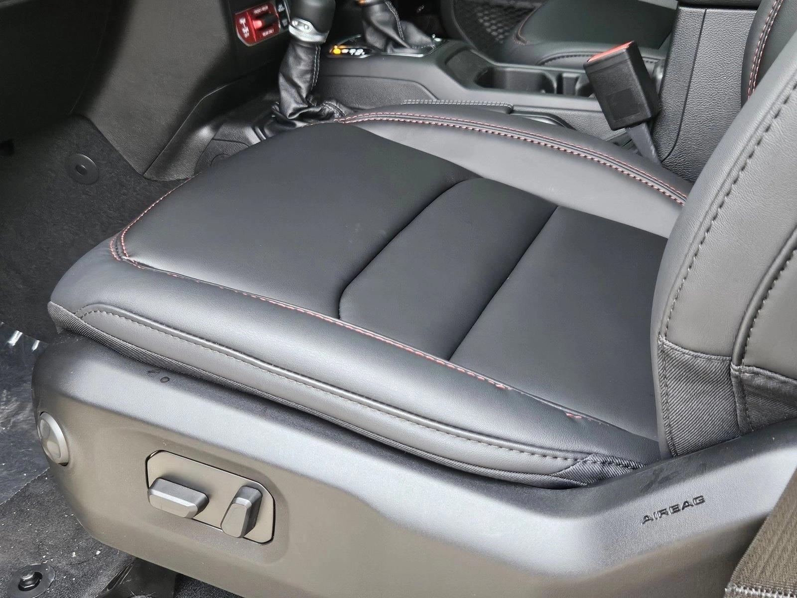 Thumbnail: 2026 Jeep Gladiator - 4